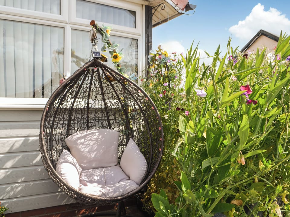 Sitting-out-area | Seaside Dreams, Bridlington