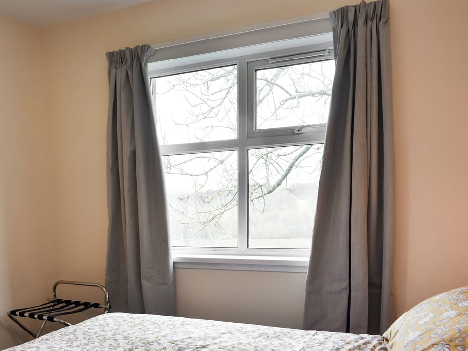 Double bedroom | Muir Cottage - Asloun Farmstay, Alford
