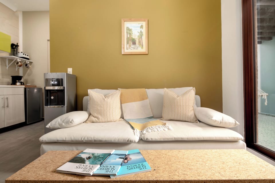 Super comfy couch but filtered hot/cold water