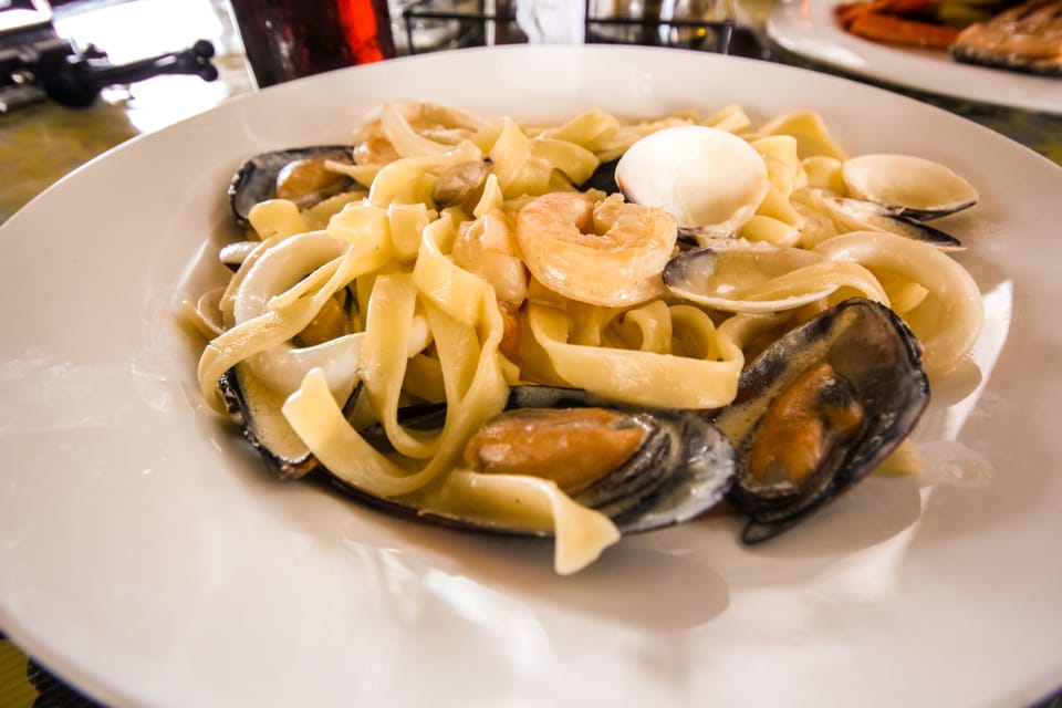 Breakfast, lunch and dinner served