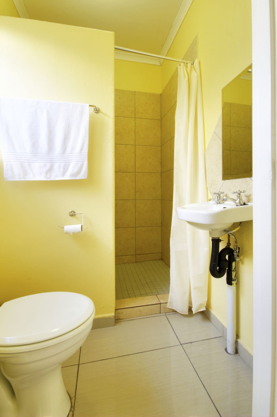 Superior Double Room, 1 Double Bed, Non Smoking, Garden View | Bathroom | Shower, rainfall showerhead, towels, soap