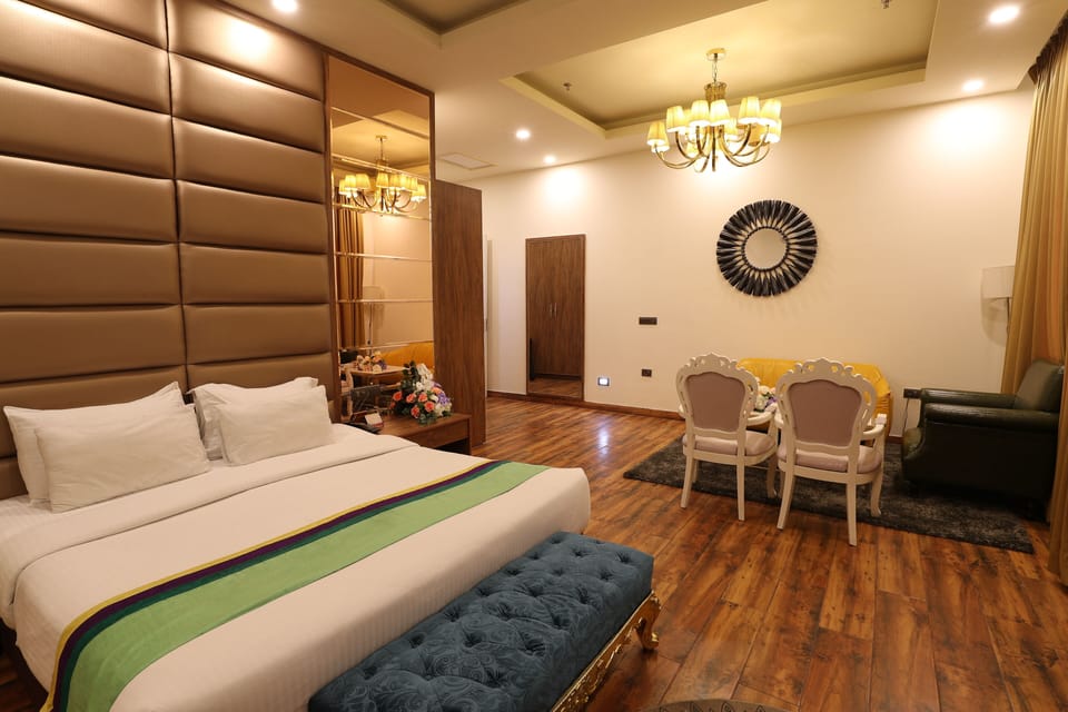 Superior Room | 1 bedroom, in-room safe, blackout drapes, free WiFi