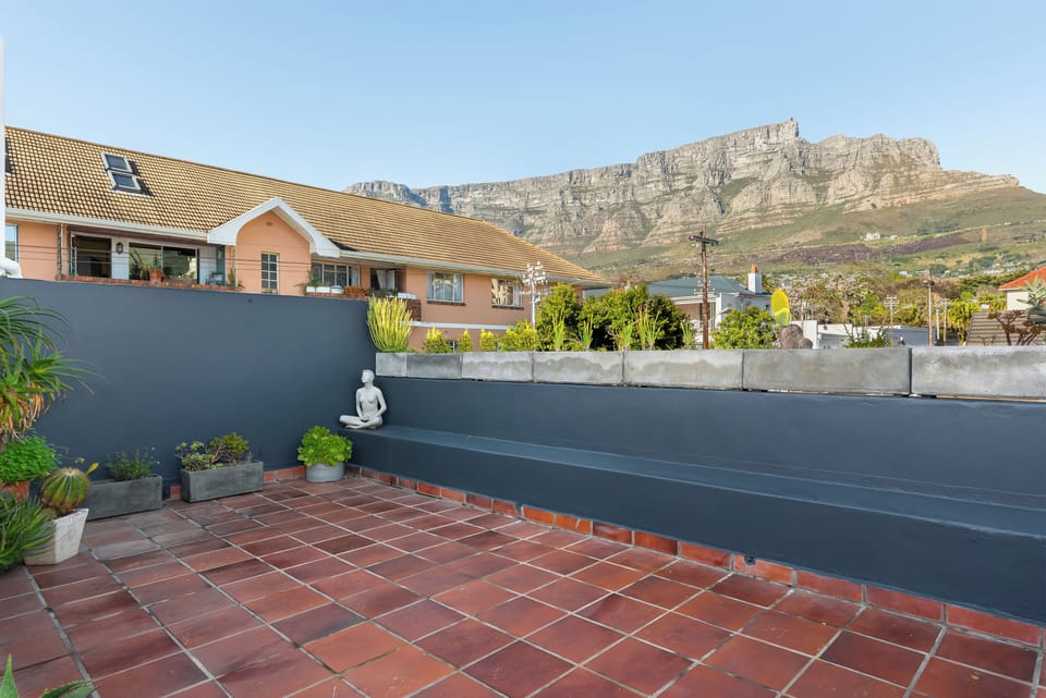 Grand Apartment | Balcony