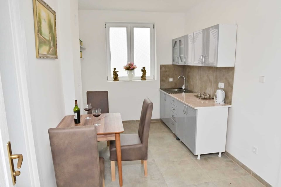 House | Dining