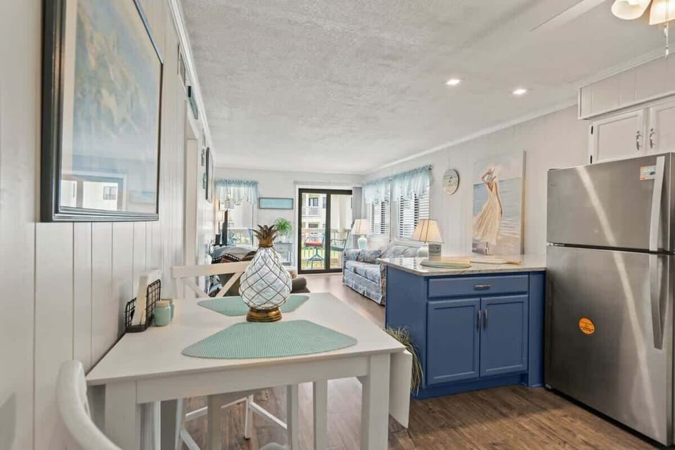Unit Entry - Open Concept