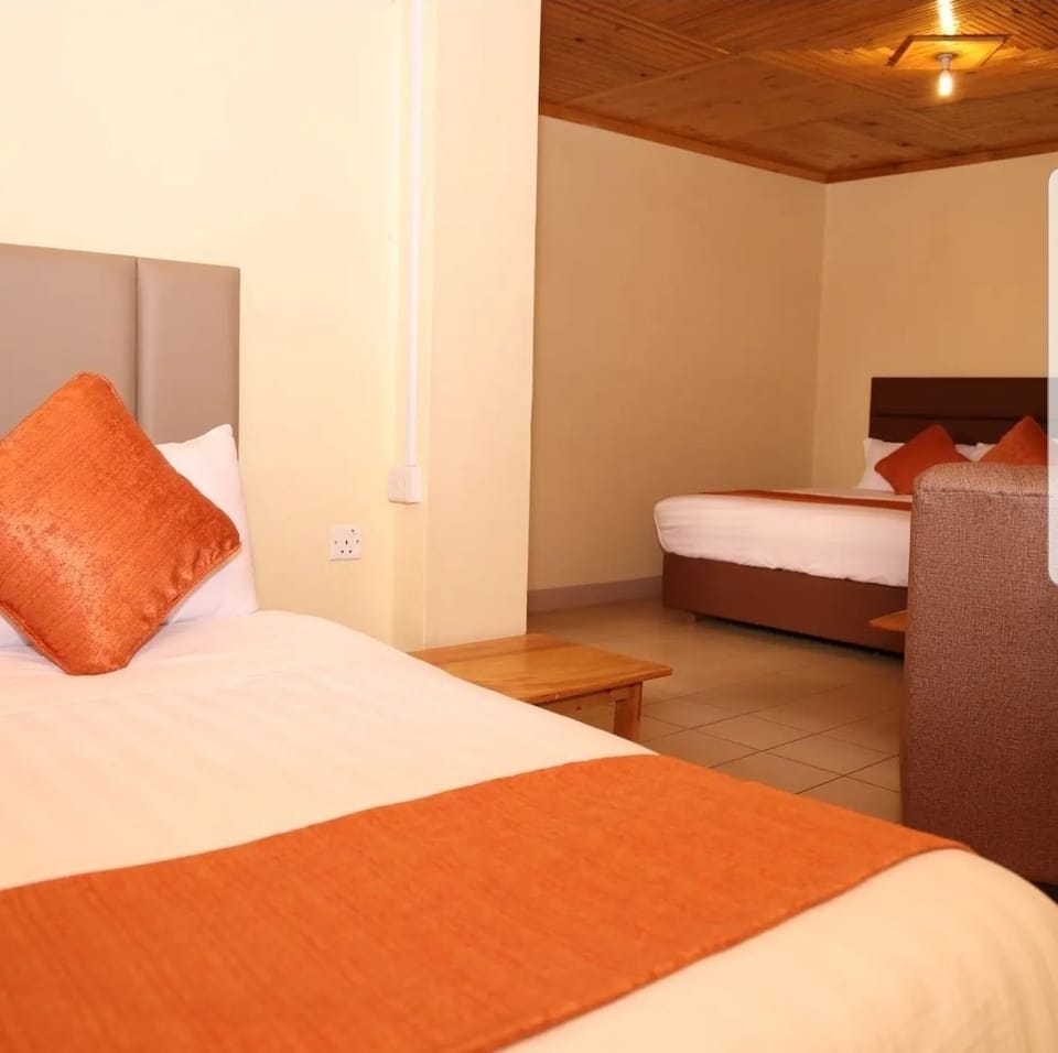 Economy Double or Twin Room | Laptop workspace, WiFi (free)