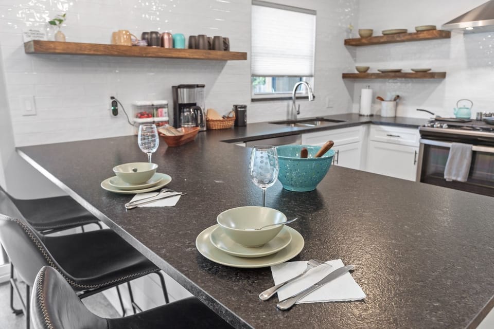 House, 2 Bedrooms | Private kitchen | Coffee/tea maker, fridge, oven, stovetop