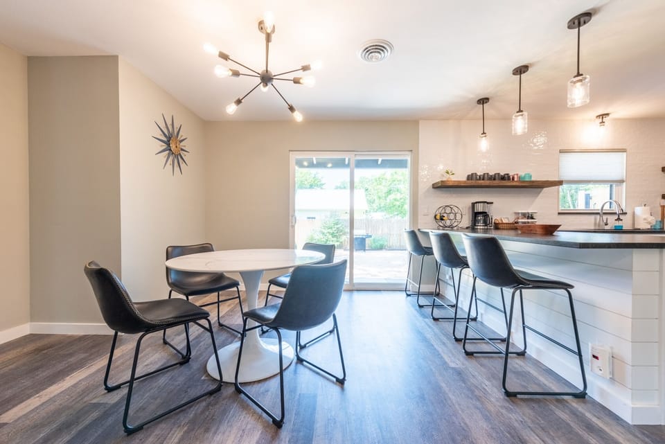 House, 2 Bedrooms | Dining
