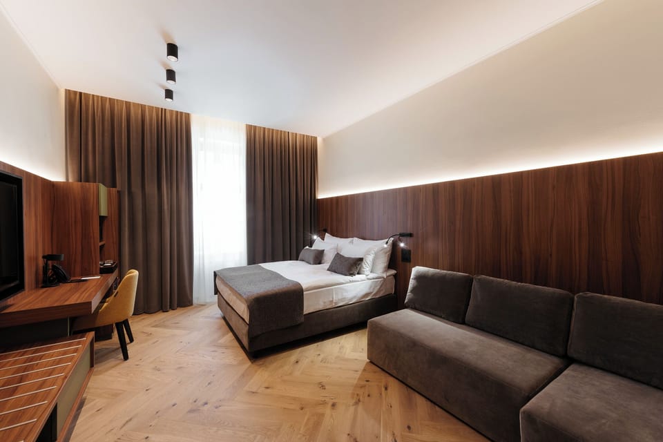 Comfort Double Room | Minibar, desk, free WiFi, bed sheets