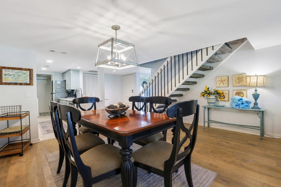 Dining table with 6 chairs