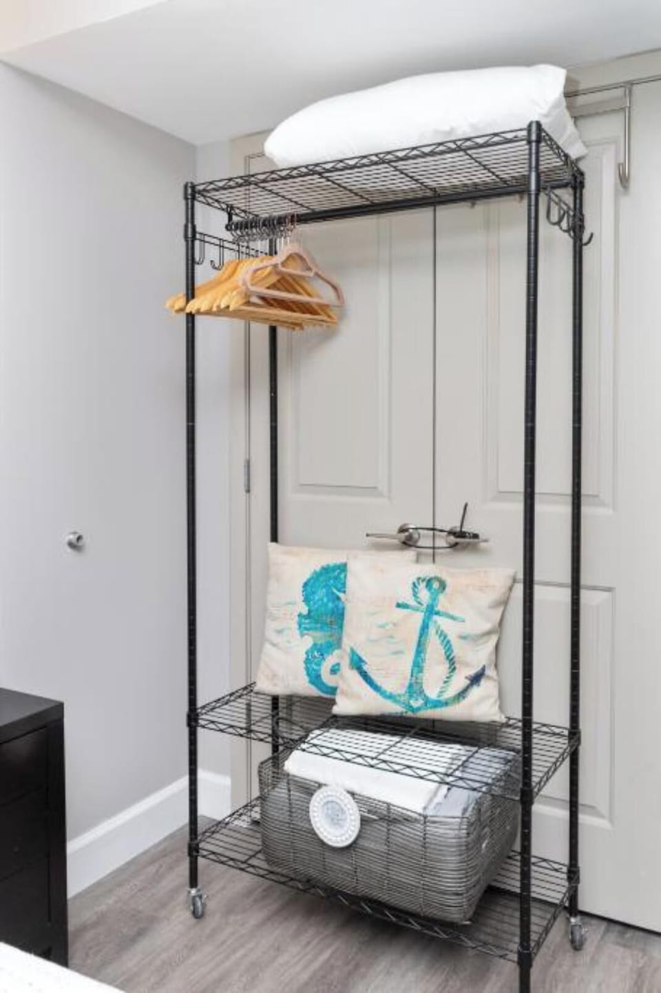 Hangger rock for your clothes, that you can use during your stay 