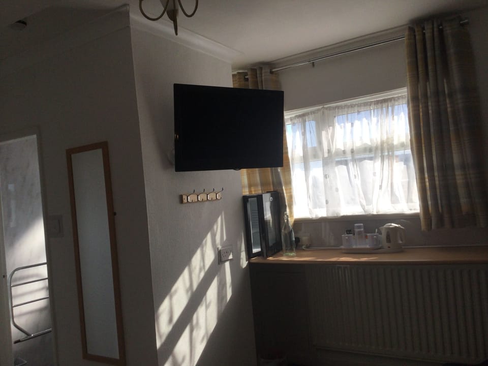 Rear Facing Double Room | Soundproofing, bed sheets