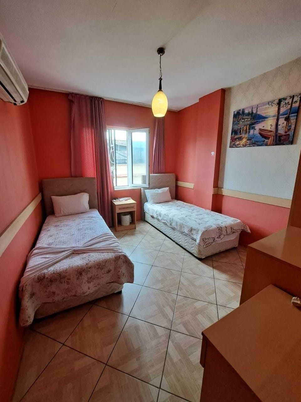 Blackout drapes, soundproofing, free WiFi, bed sheets