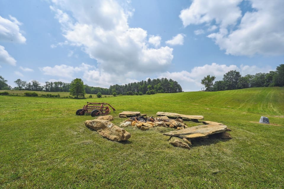 Wood-Burning Fire Pit w/ Seating