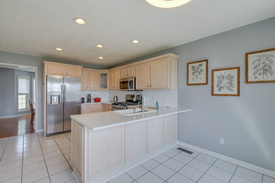 Kitchen | Toaster | Dishware & Flatware