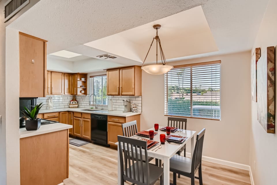 Dining/Kitchen