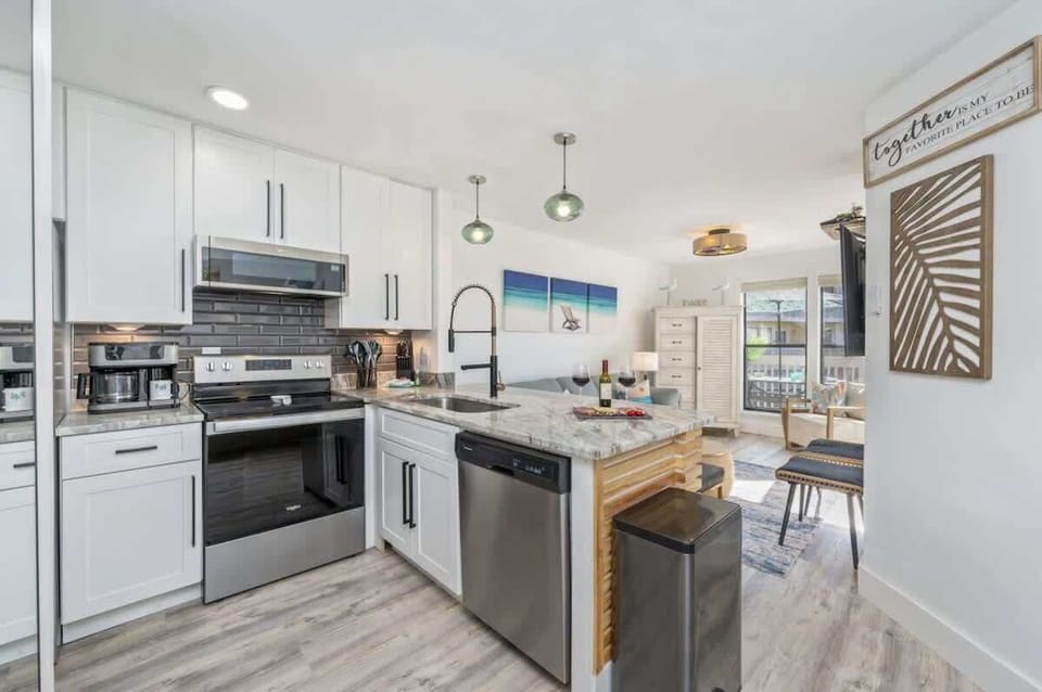 We offer a fully stocked kitchen with dishes, cutlery, pots and pans, blender, toaster, and more for cooking.