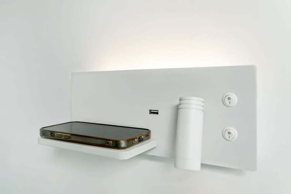 Enjoy a built-in wall charging port!