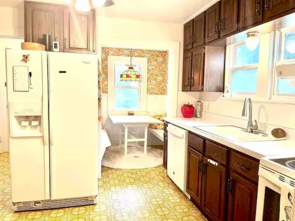 Kitchen and breakfast nook