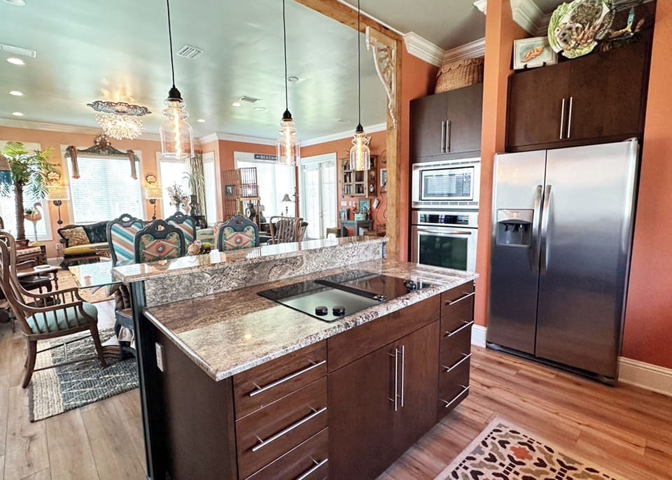 Kitchen. The Beach Club, Cottage 30
3 Bedroom 3.5 Bathroom.
​​​​​​​Sleeps 12