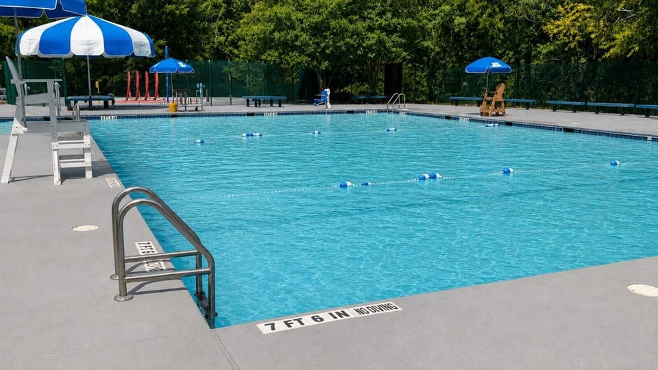 Complimentary access to nearby outdoor and indoor pools!