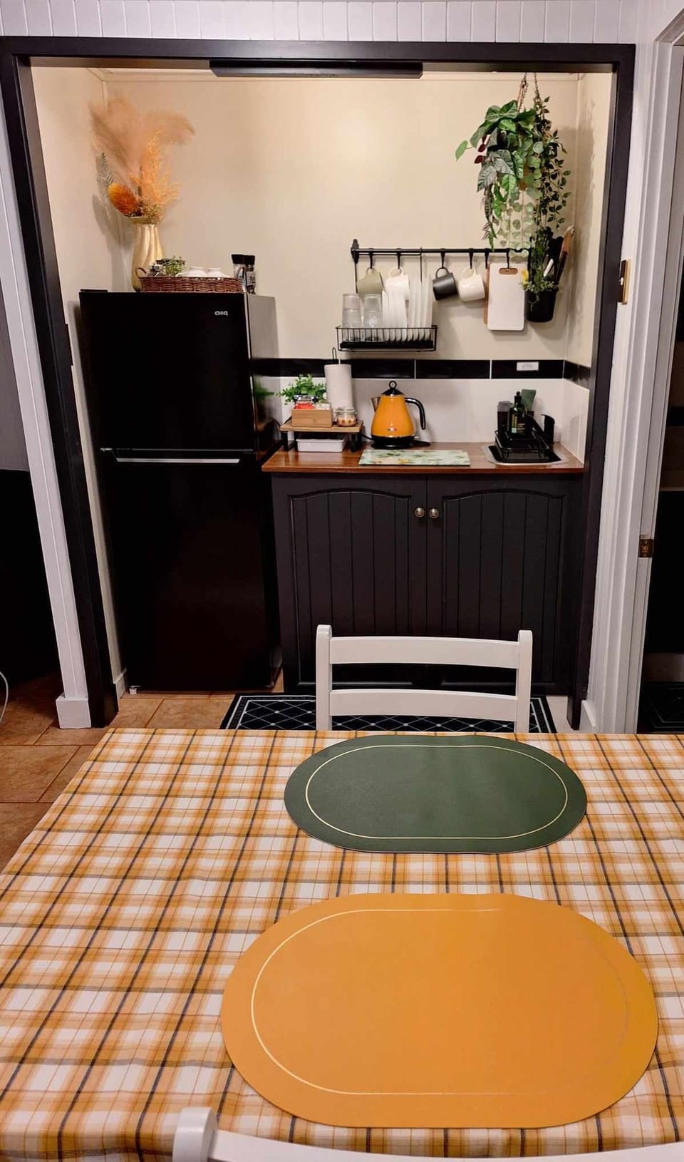 Kitchenette and Dining