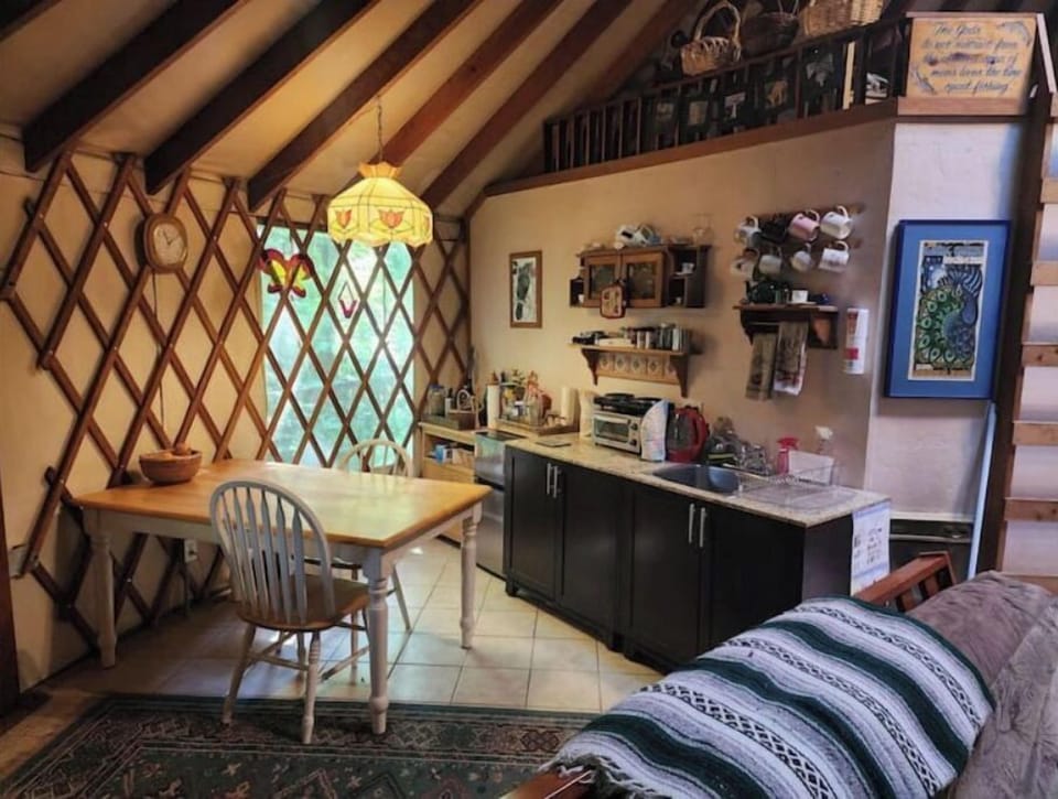 Kitchenette and small dining area