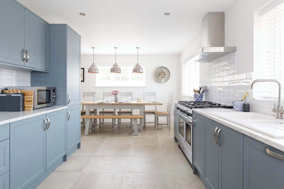 Cook with ease for the whole family in the spacious and modern kitchen.