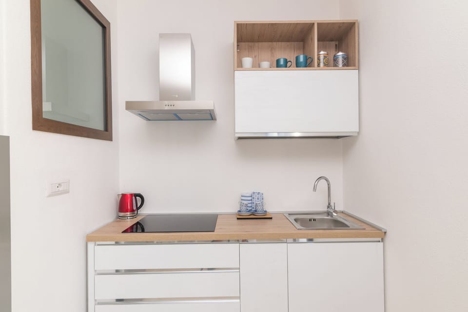 Family Apartment, 2 Bedrooms, Balcony (Appartamento Rosmarino In The City) | Private kitchen