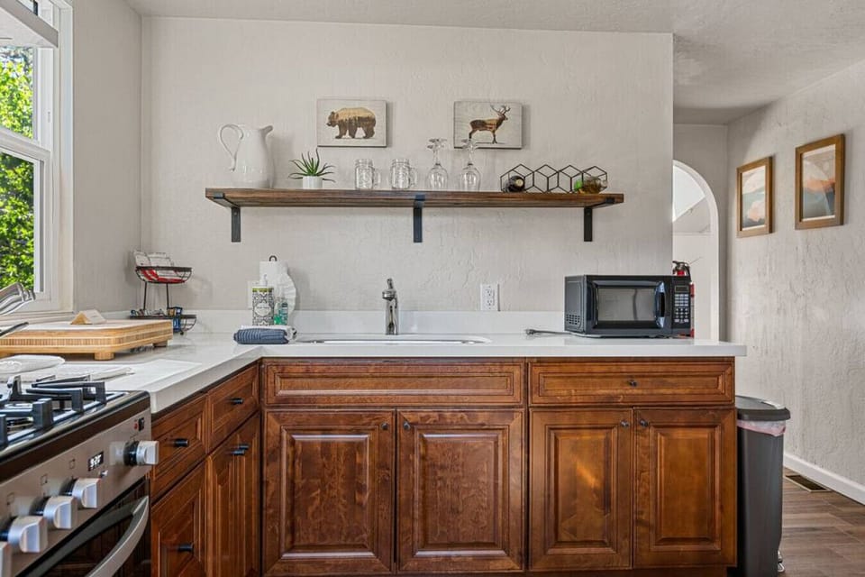 Perfect space to create meals while on vacation.