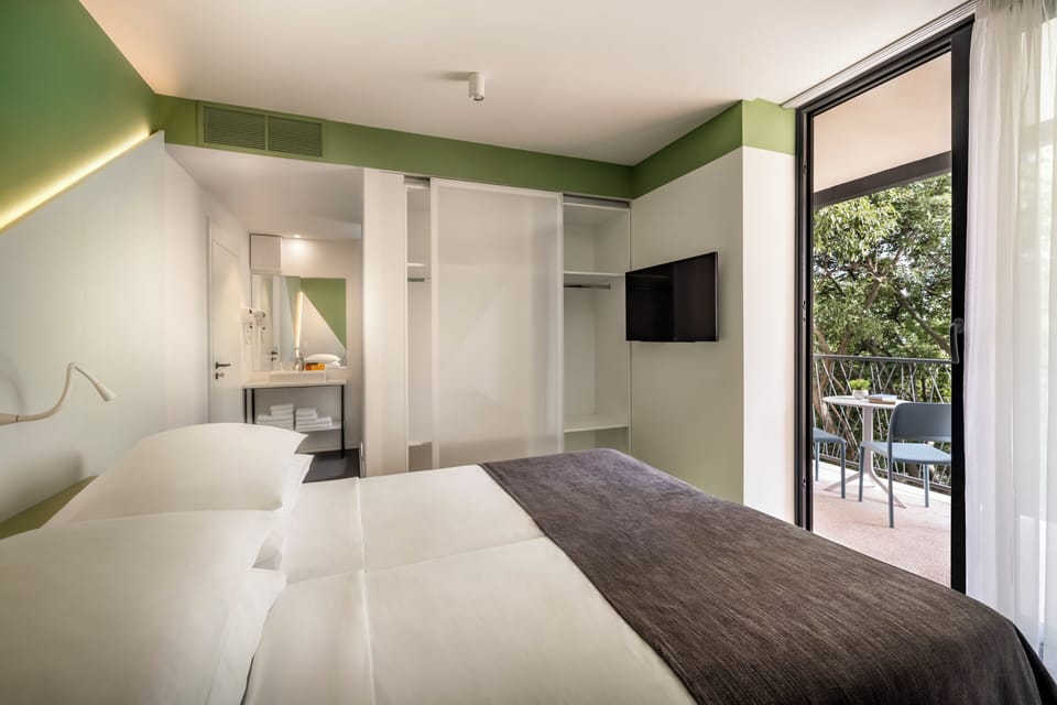 Comfort Double Room with Balcony | Desk, laptop workspace, soundproofing, free WiFi