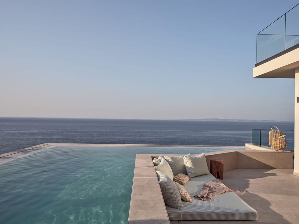 This luxury Villa is a haven of sea joy and nautical paraphernalia.