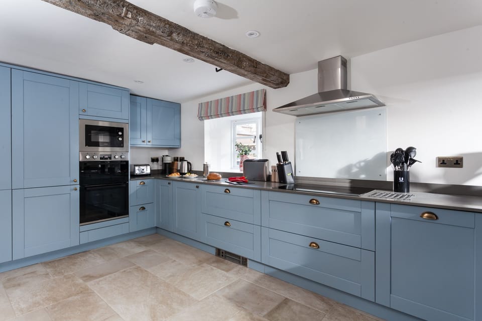 Kitchen with double induction hob