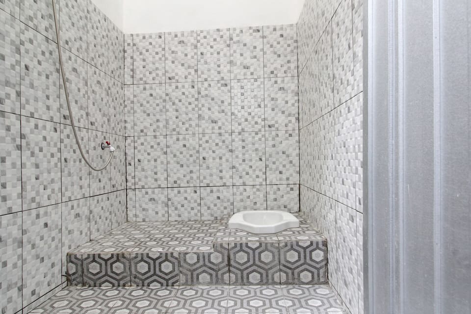 Double Room | Bathroom | Shower, soap