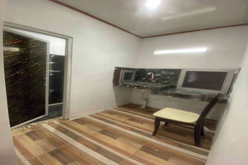 Deluxe Double Room | Desk, free WiFi, bed sheets