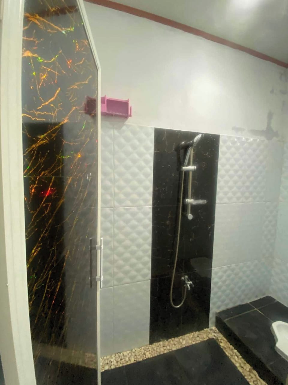 Deluxe Double Room | Bathroom | Shower, rainfall showerhead, soap