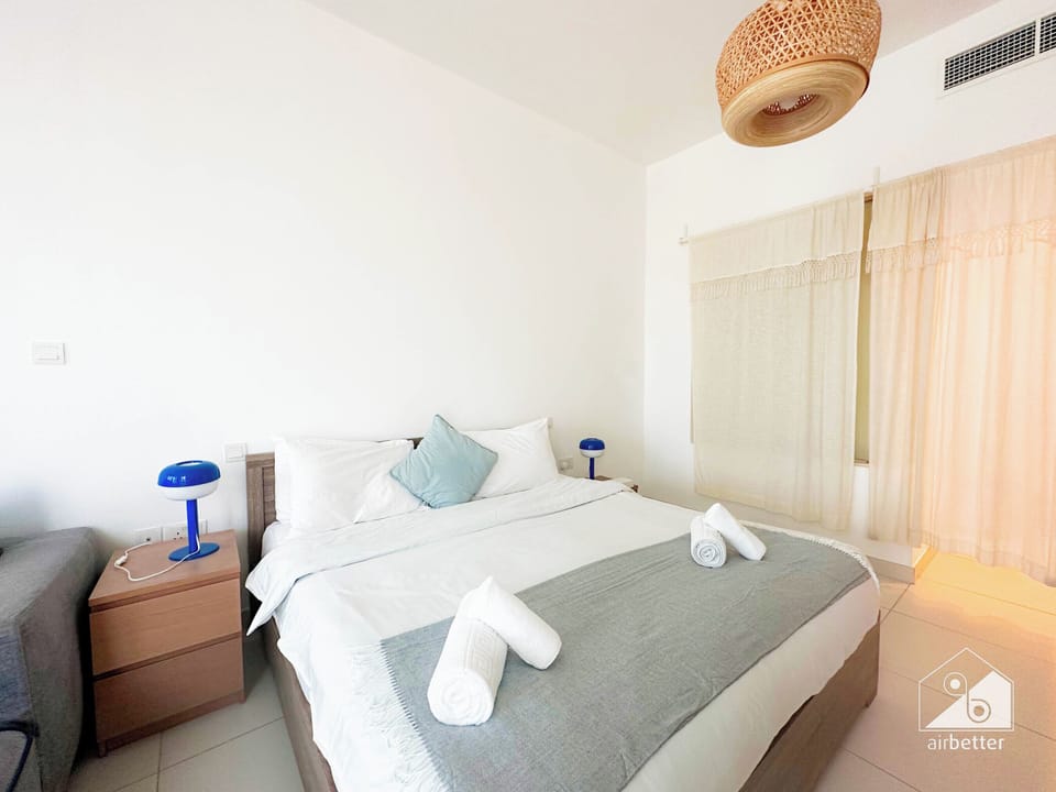 Stunning Palm Views Apt on the Beach Dubai Apartment in Dubai