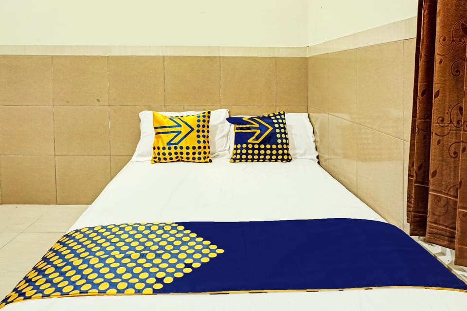 Double Room | Laptop workspace, free WiFi, bed sheets