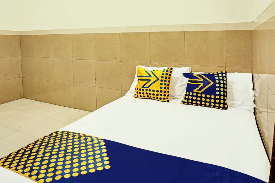 Double Room | Laptop workspace, free WiFi, bed sheets