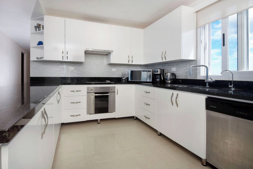 Fully equipped kitchen space!