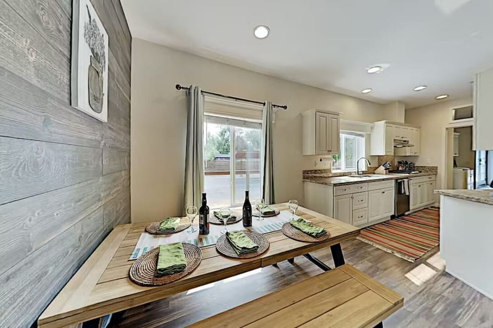 In-kitchen dining makes meals a breeze.