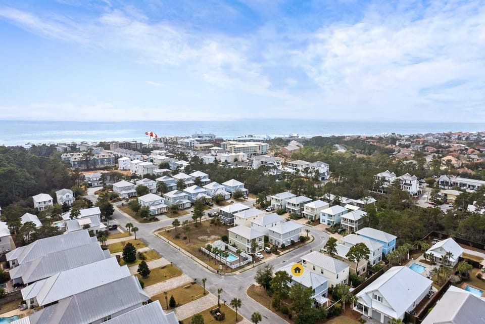 House, 4 Bedrooms | Aerial view