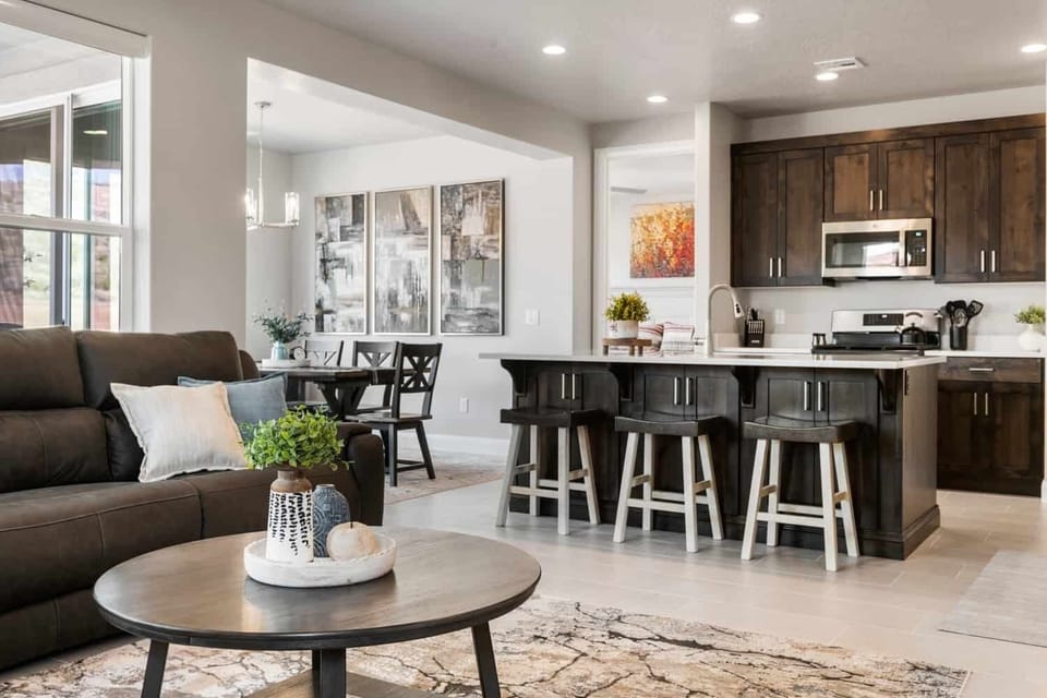 House, 5 Bedrooms | Interior