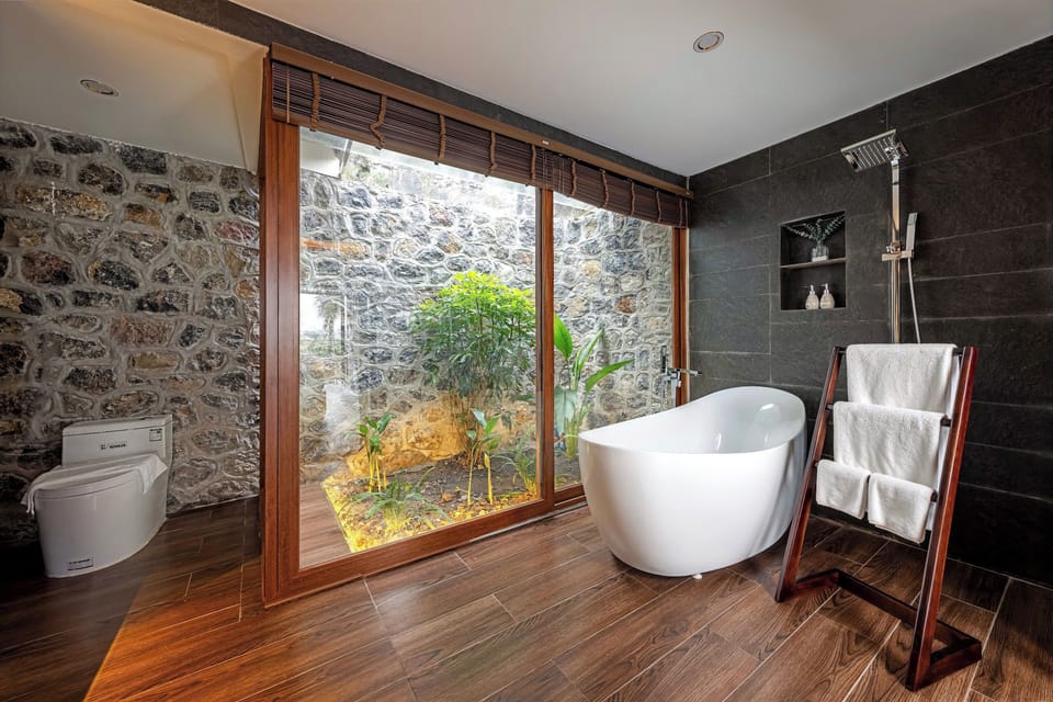 Rainfall showerhead, free toiletries, hair dryer, bathrobes