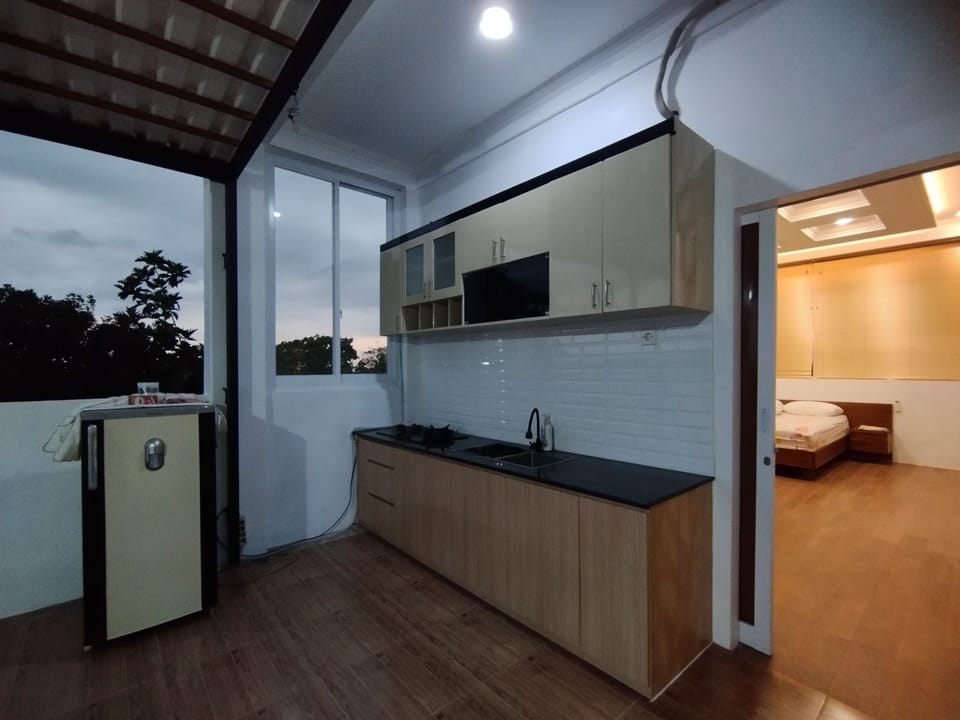Deluxe Studio, 1 Bedroom, Mountain View | Private kitchen