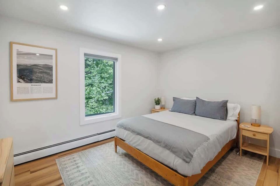 Master Queen Bedroom with top quality linens!