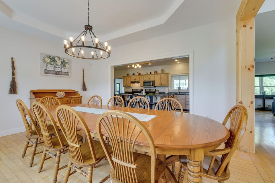 Dining Room | Dishware/Flatware Provided