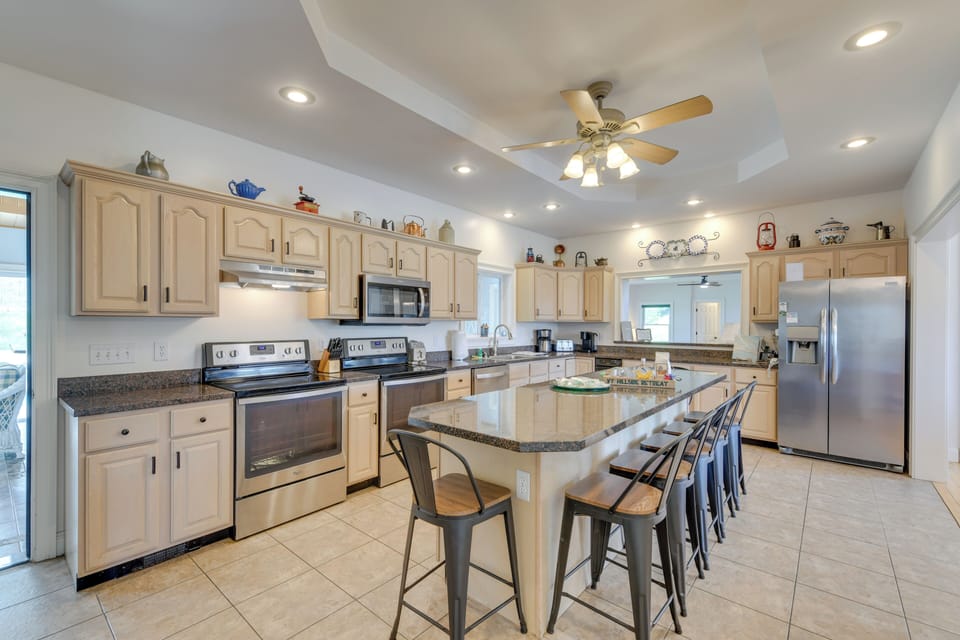 Kitchen | Crock Pot | Blender | Toaster Oven | Spices | Paper Towels/Trash Bags