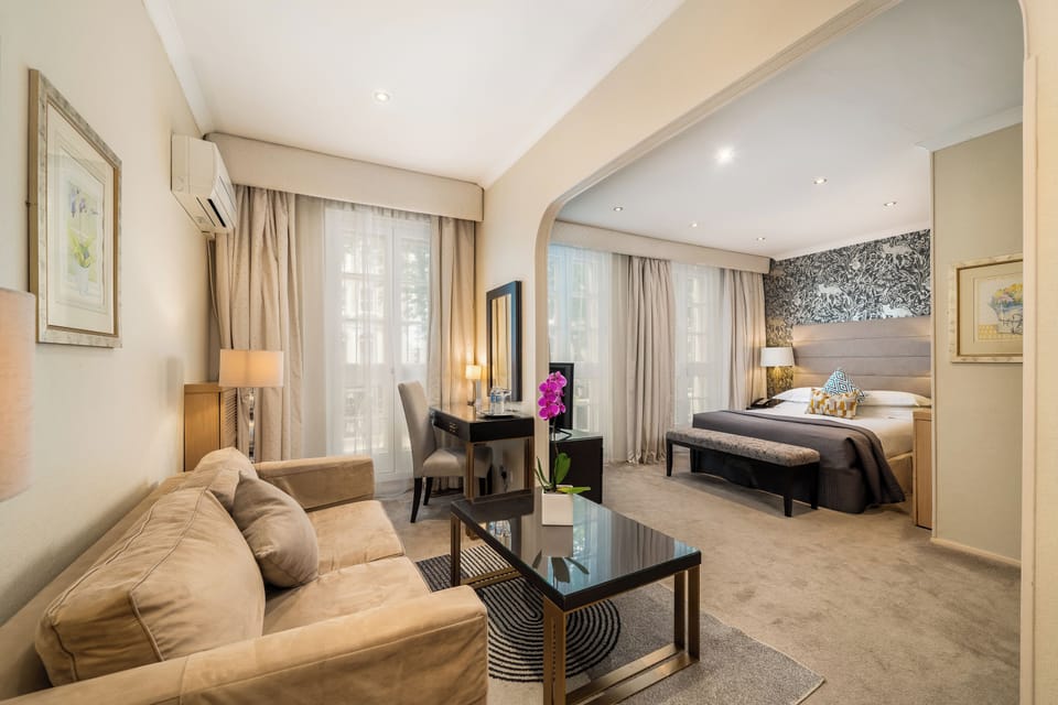 Junior Suite | In-room safe, desk, iron/ironing board, free WiFi