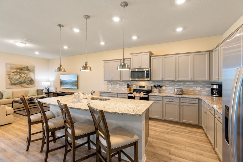 House | Private kitchen | Full-size fridge, microwave, oven, stovetop